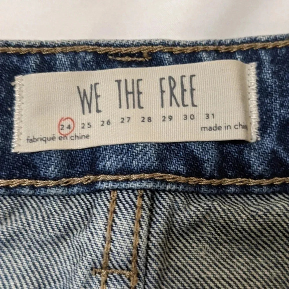 We The Free Full Zip Denim Frayed Hem Mini Skirt, Color Blue (Dark Wash) Size 24 - Picture 14 of 16